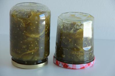 Pots de confiture de tomates vertes du balcon