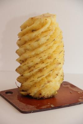 Ananas épluché en spirale