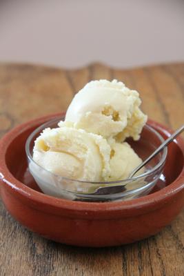 Crème glacée au sapin et au miel